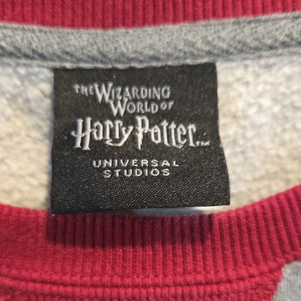 Universal Red and Gray Harry Potter Sweatshirt Sz L - Picture 2 of 7